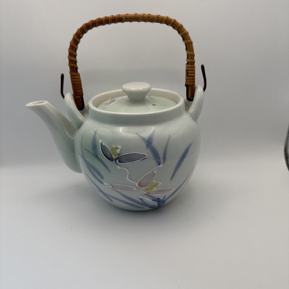 JAPANESE FINE‎ PORCELAIN CONTEMPORARY TEAPOT BLUE PINK FLORAL WOVEN HANDLE